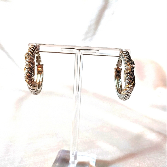 Cable hoop earrings. 1" - Picture 1 of 5